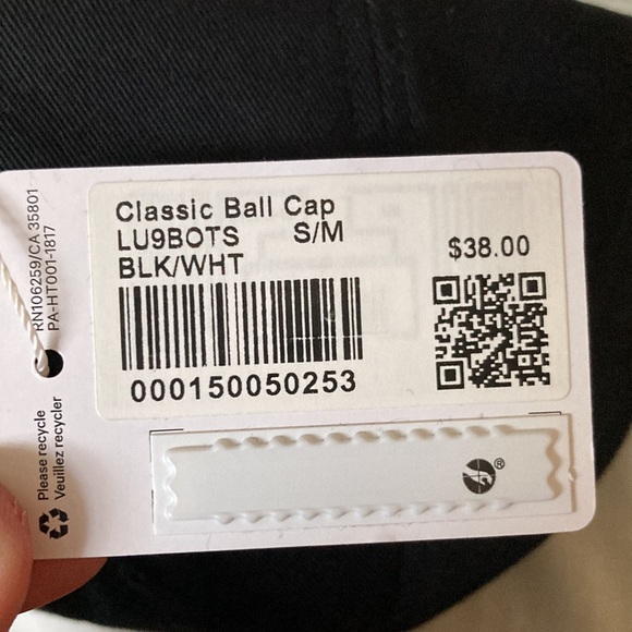 lululemon athletica Classic Black Cap - Picture 3 of 4